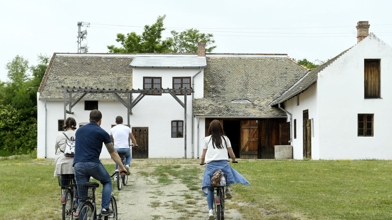 Koncertet és bringatúrákat is ajánl a Szentendrei Skanzen
