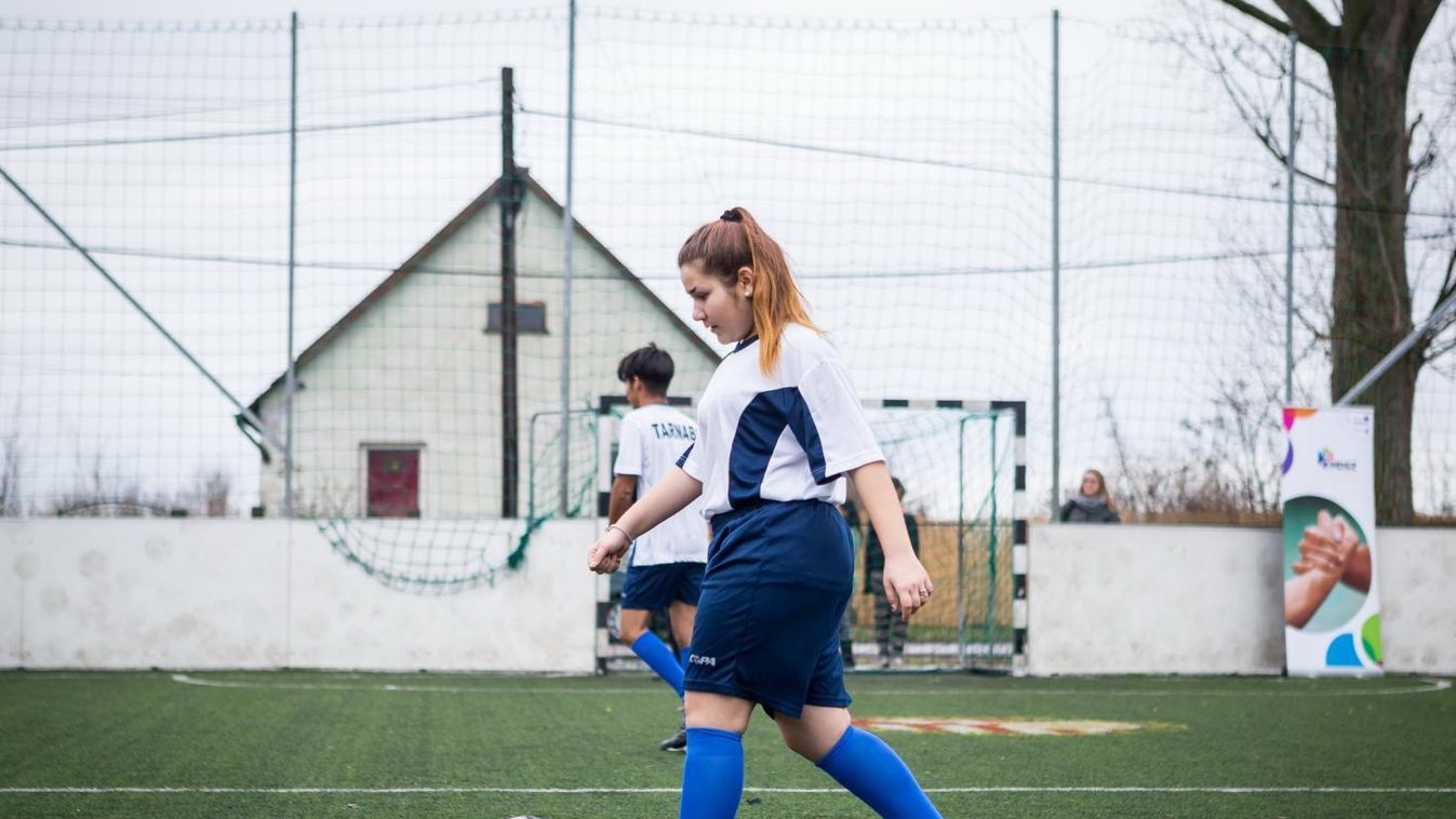 Sporteszközökkel támogatják a fiatalok mozgási lehetőségeit