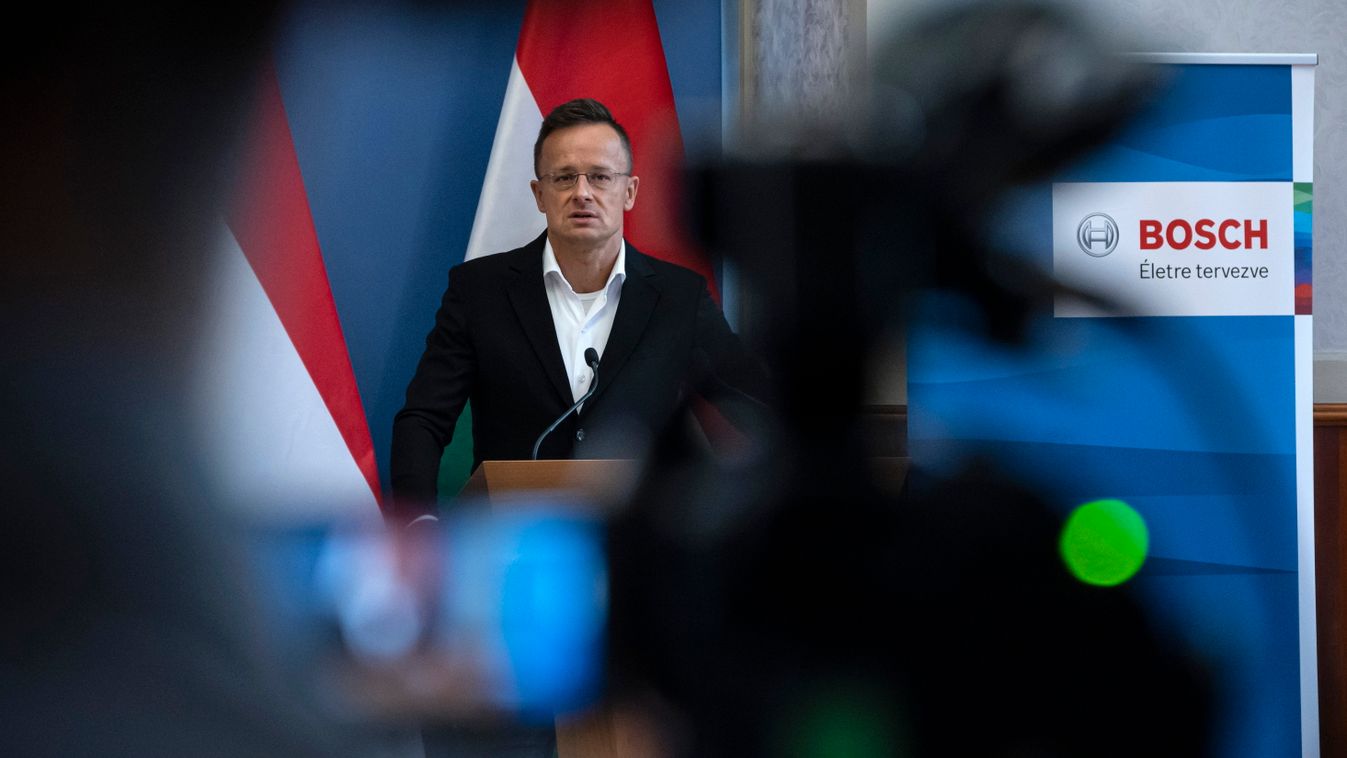 Szijjártó Péter: folyamatos támadás alatt állunk Brüsszelből (videó)
