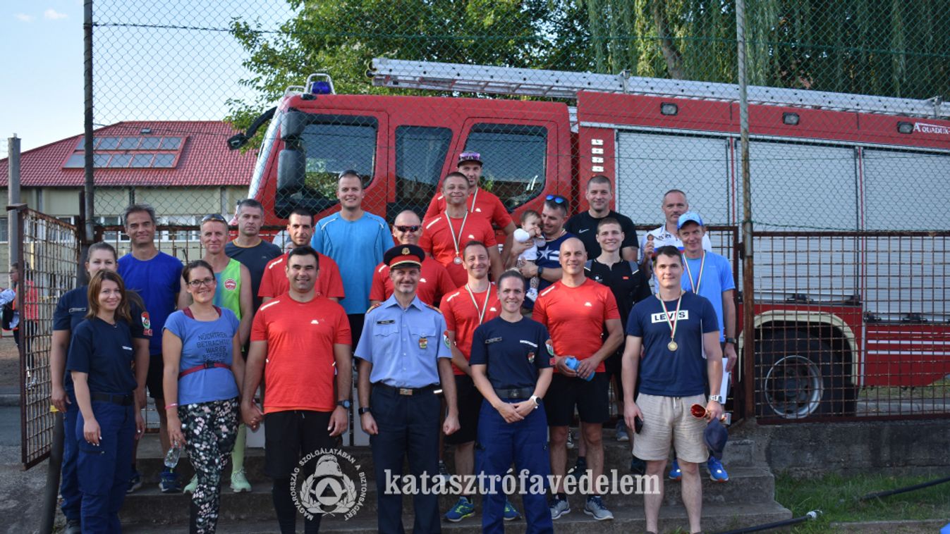 Egerben tették próbára állóképességüket a tájfutó tűzoltók