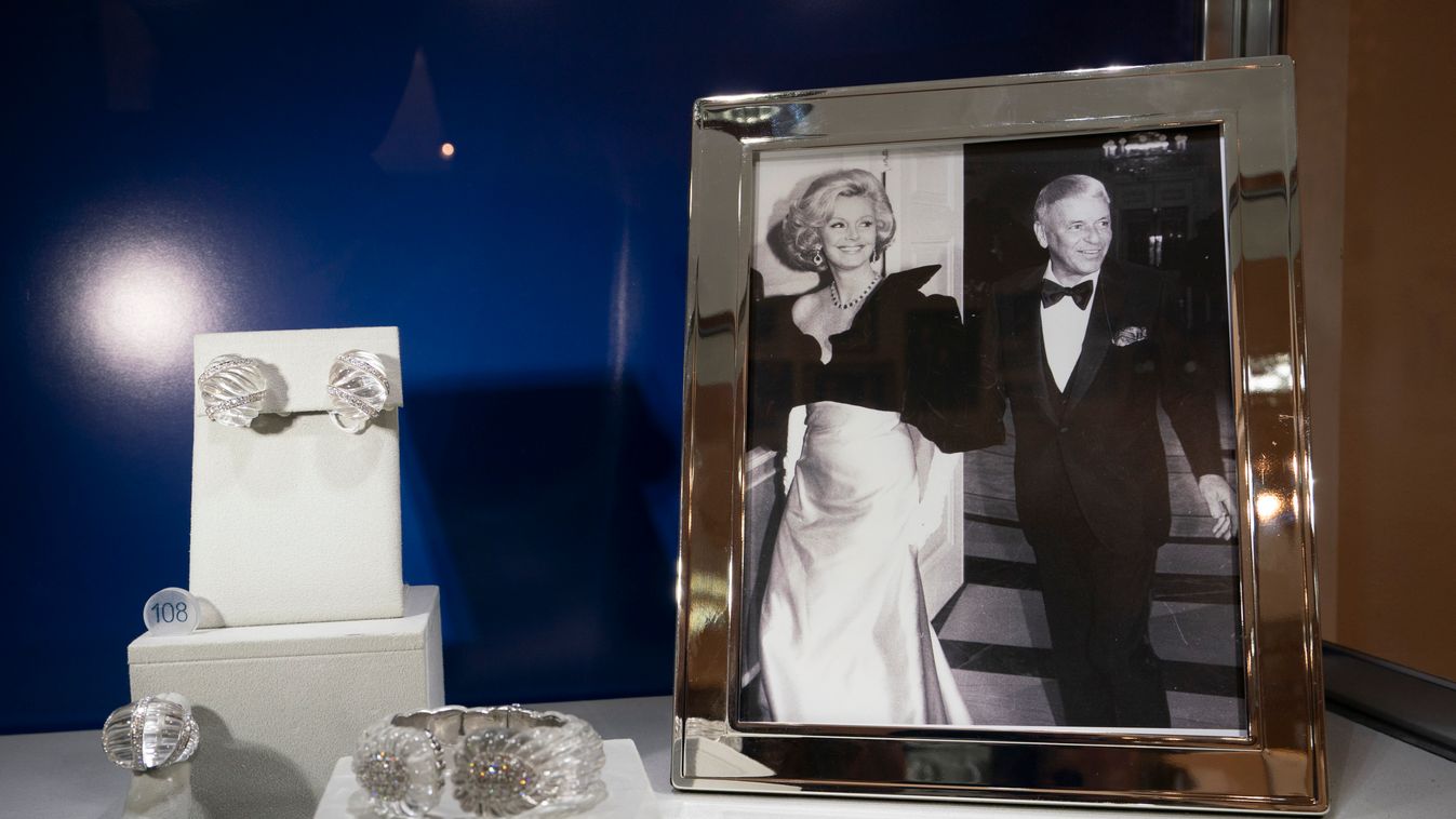 Több mint másfél millió dollárért kelt el Barbara Sinatra gyűrűje
