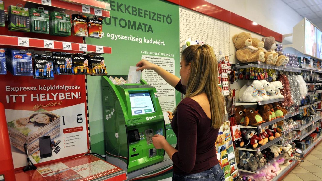 Még mindig kiálljuk a sort a csekkel