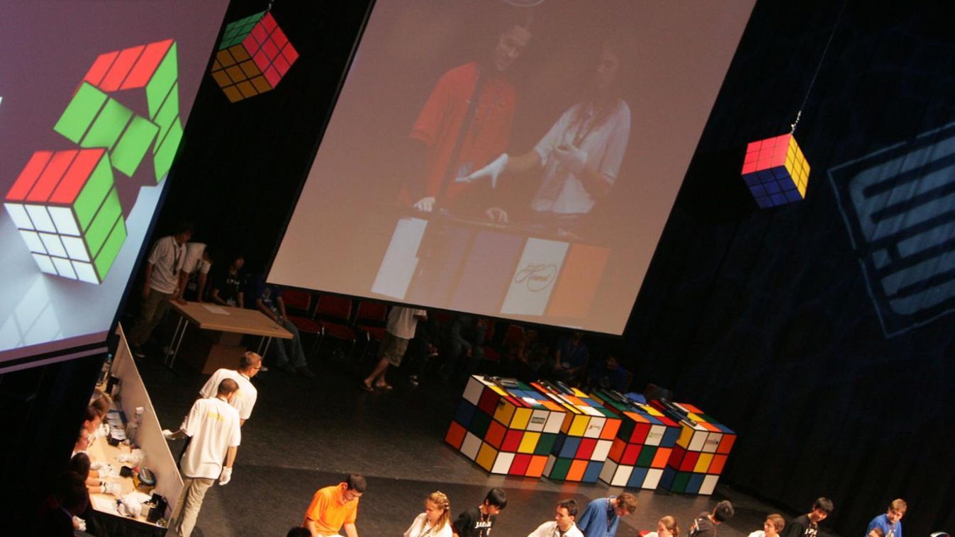 Magyar fiatal lett a Rubik-kocka egyik legsikeresebb kirakója