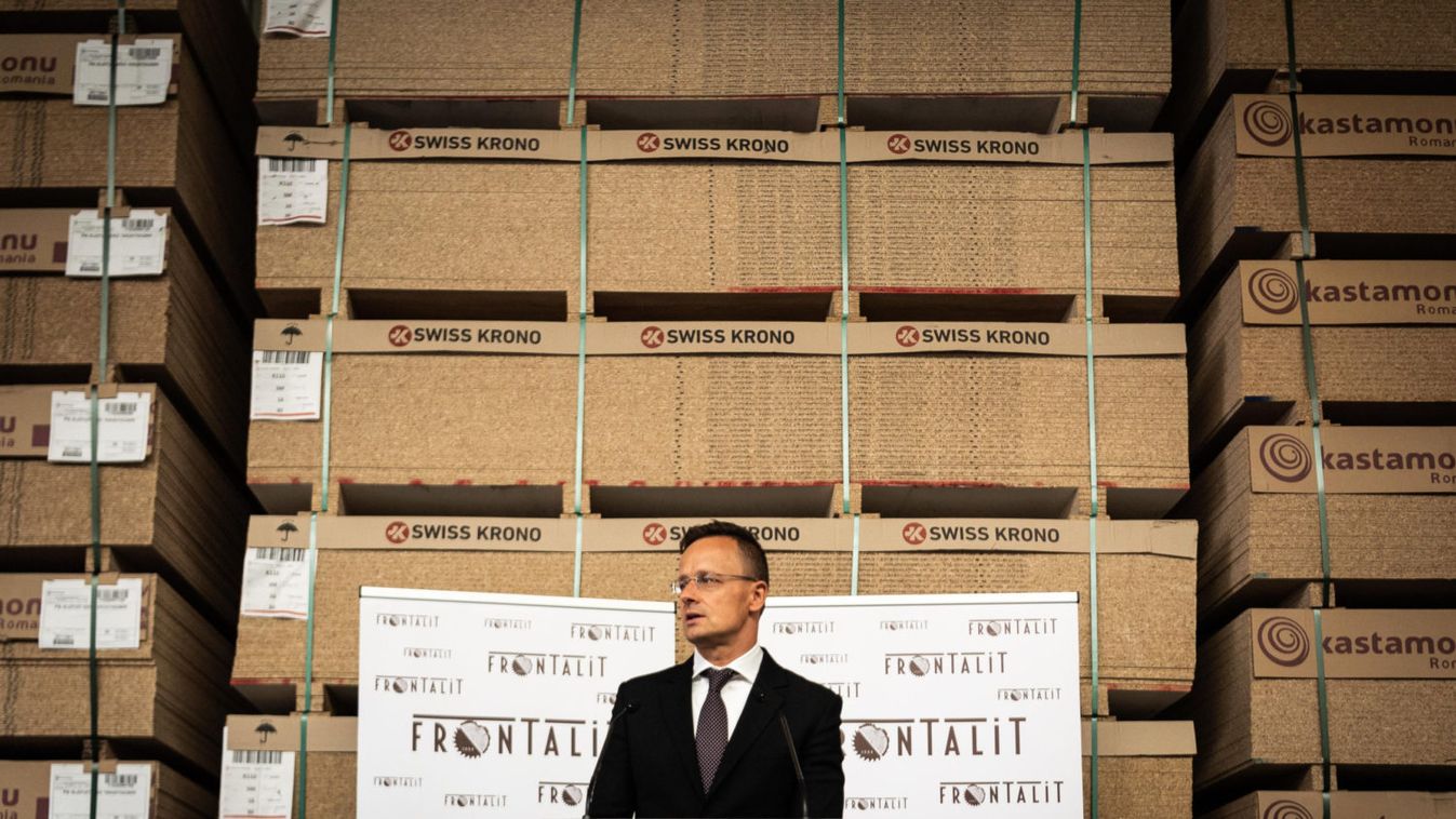 Szijjártó: a magyar emberek munkája teheti naggyá az országot