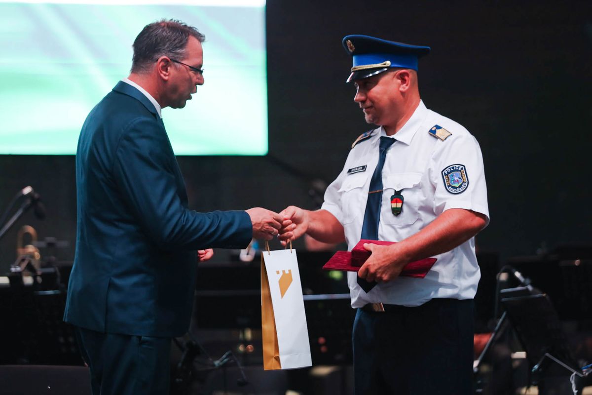 „Eger Kiváló Rendőre” kitüntetést adományoztak Petrikán János rendőr alezredes részére