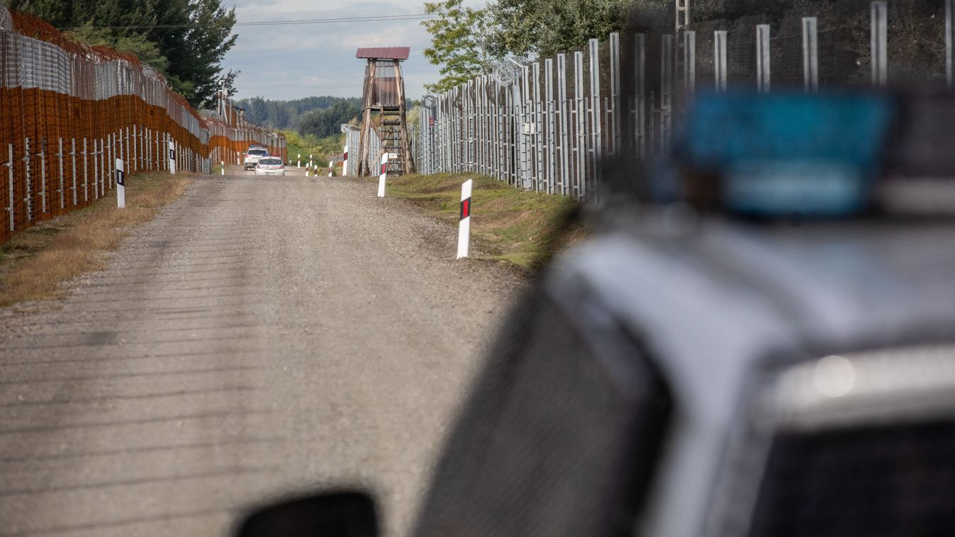 A tálibok elit kommandójának jelzését használják a déli határzárat támadó illegális migránsok