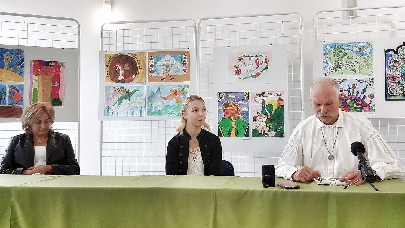 A Szent Koronához kapcsolódó rajzokat várnak Hevesből