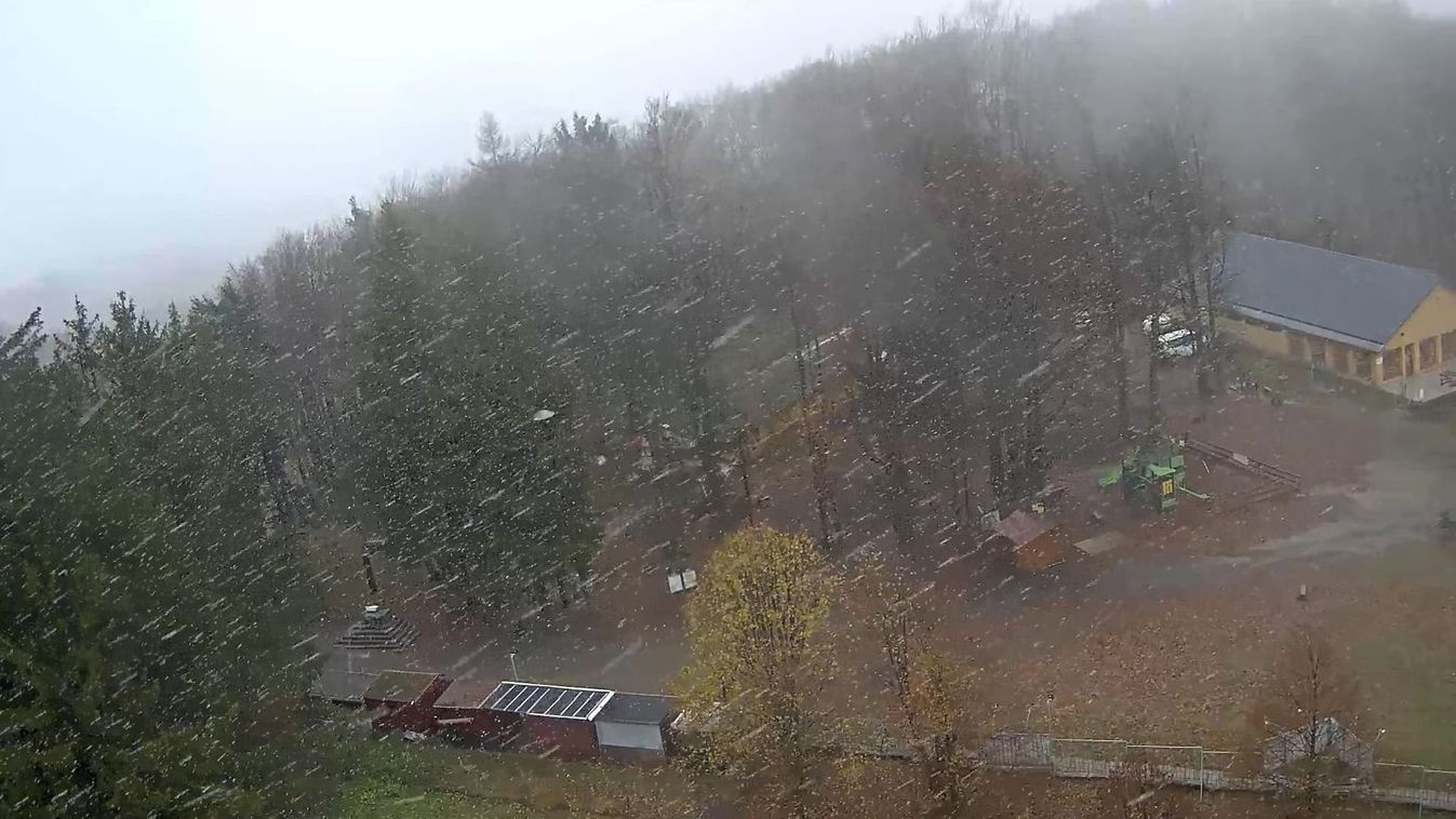 Azta! A Kékestetőn már hóra váltott az eső