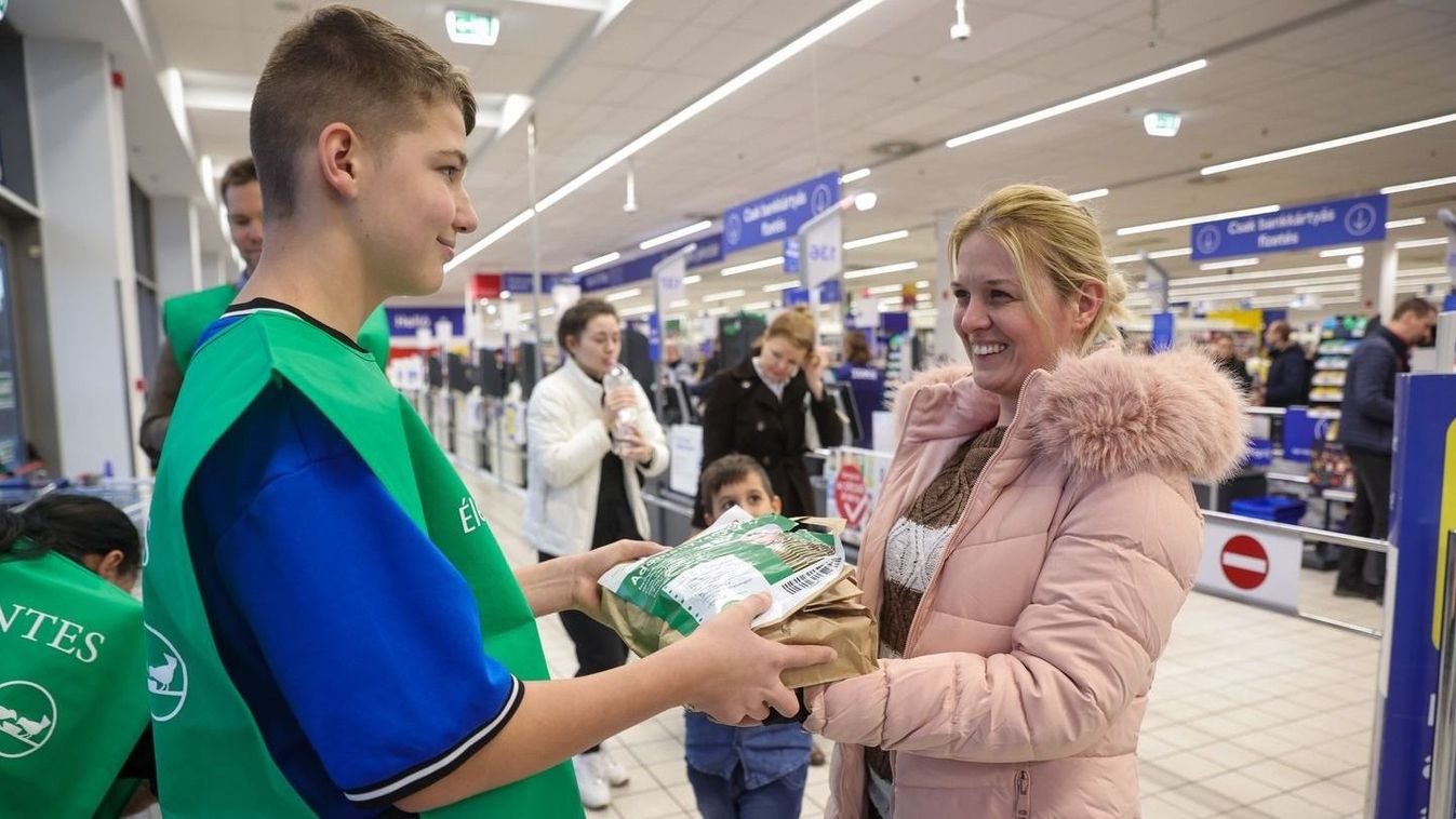 Rekordközeli eredménnyel zárult az élelmiszerbank hétvégi adománygyűjtő akciója