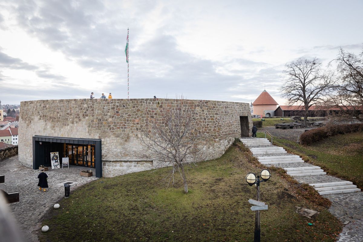 az Egri vár az 1552-es török ostrom visszaverésével a magyar történelem egyik legdicsőségesebb színtere