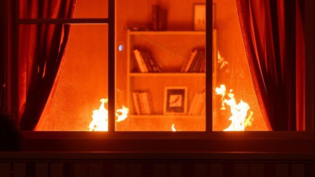 Lángok csaptak fel egy istenmezejei családi házban
