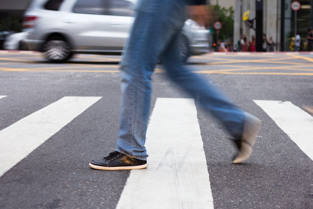 Man,Crossing,Pedestrian,Lane.,Blurred,By,Movement.
Elütött egy gyalogost egy autó Horton