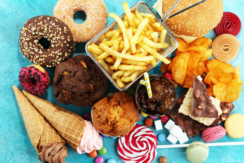 Unhealthy,Products.,Food,Bad,For,Figure,,Skin,,Heart,And,Teeth.
A feldolgozott élelmiszerek károsak lehetnek