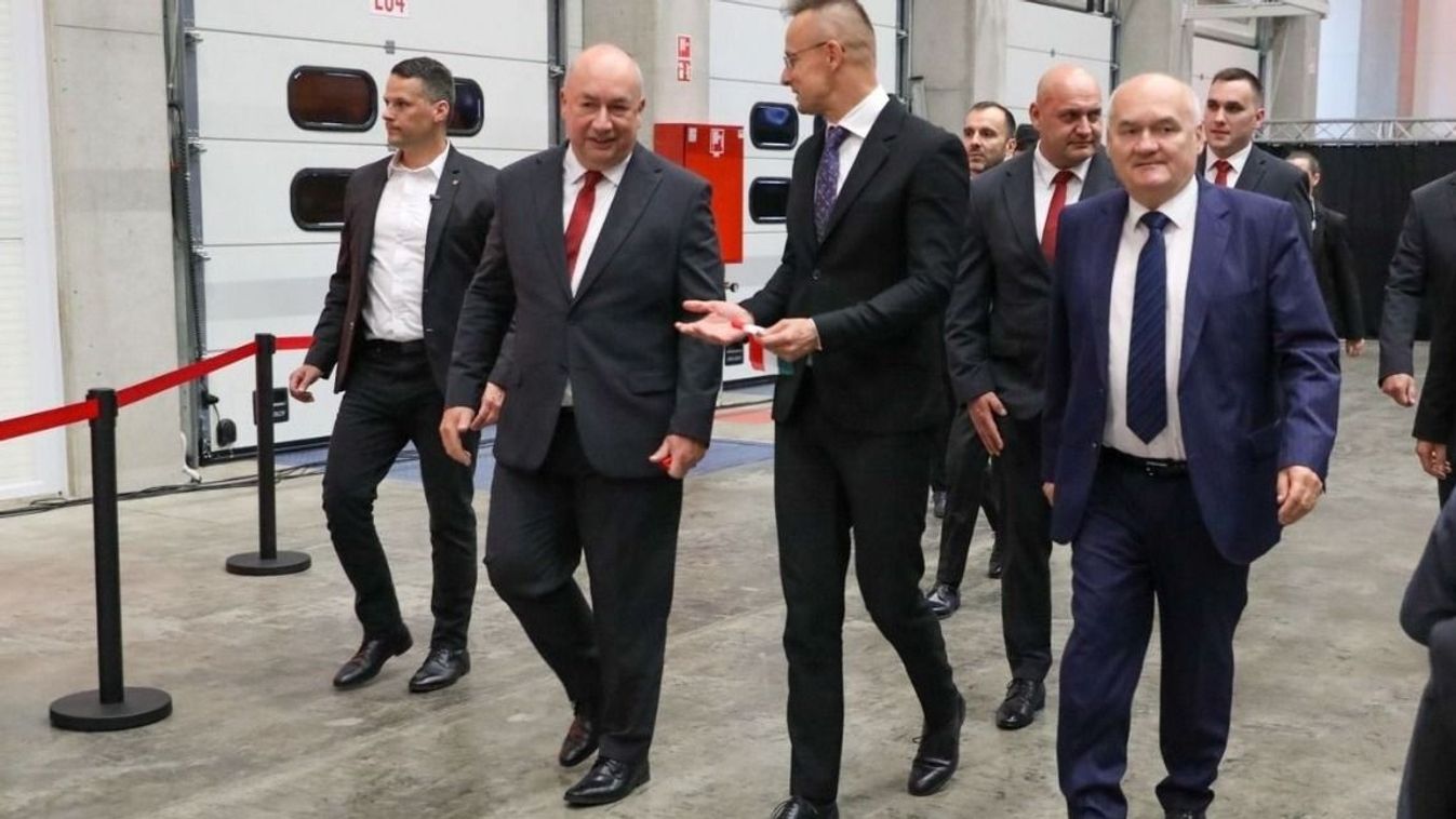 A nagy nemzetközi vállalatok beruházásaiból a hazai cégek is sokat profitálnak (videó)