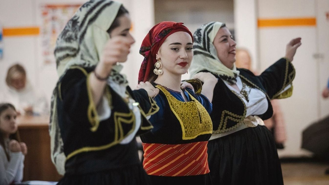 Λίγοι δήλωσαν Έλληνες, δεν θα έχουν αυτόνομη κυβέρνηση στο Έγκερ