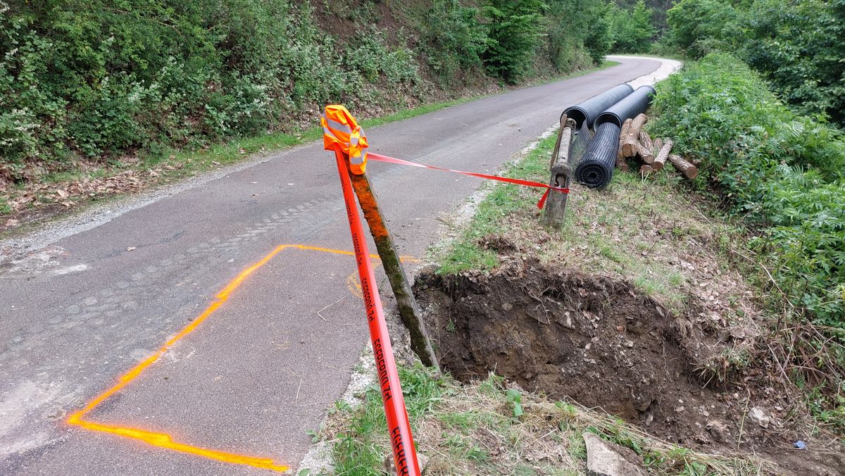 Az áteresz cseréje miatt a teljes útszakaszt le kell zárni a Milleniumi kilátó felé