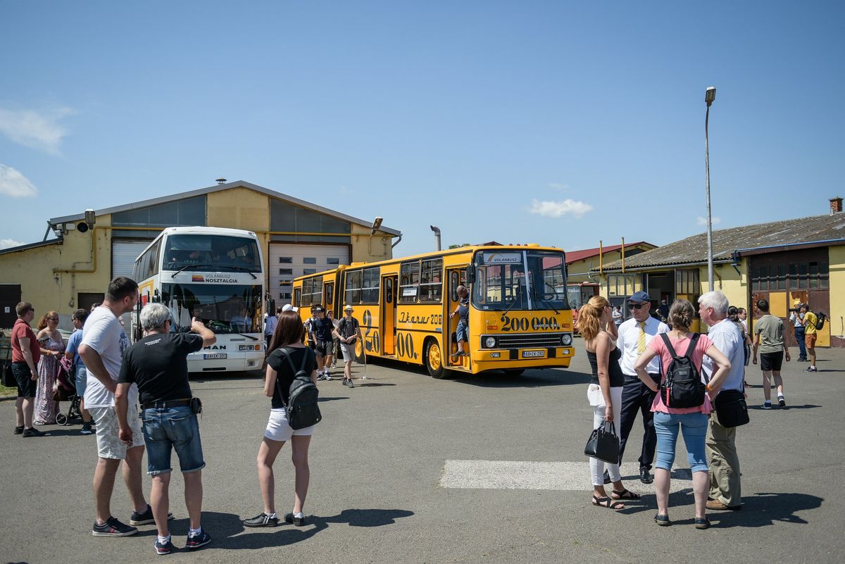 Ismét bemutatják a retró napon is kiállított veterán buszokat Hatvanban