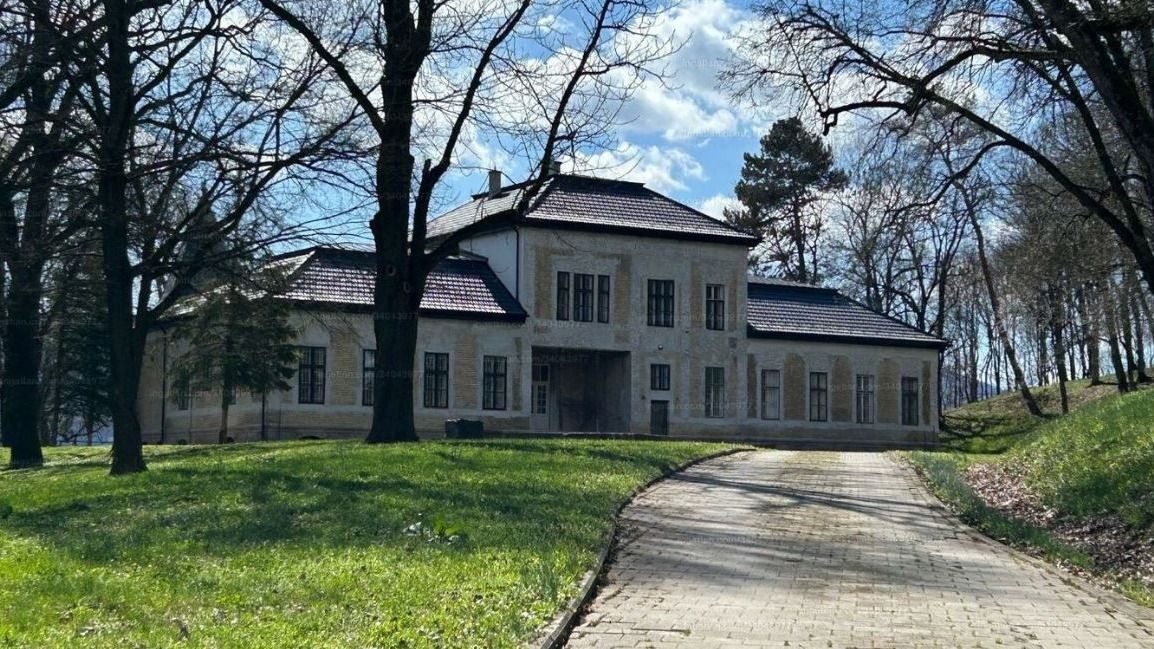 Kastélyt adnak egy családi ház áráért Recsken
