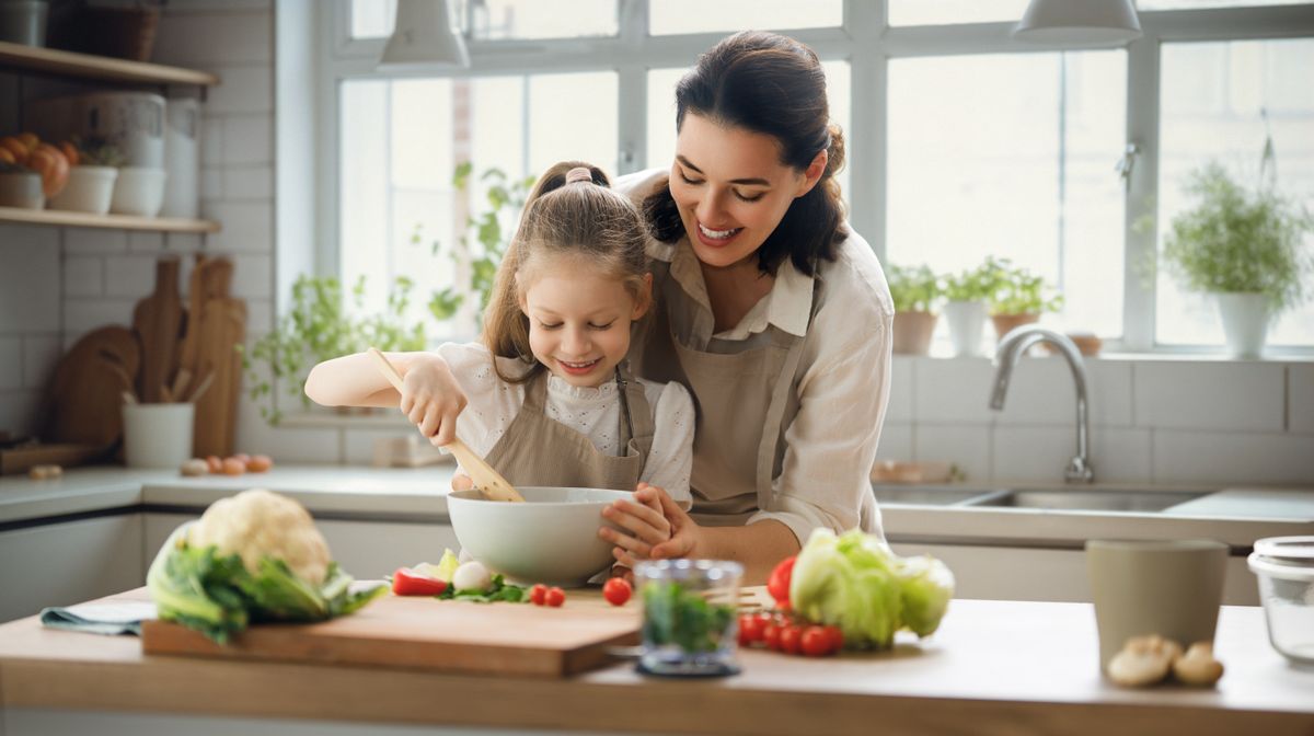 Healthy,Food,At,Home.,Happy,Family,In,The,Kitchen.,Mother