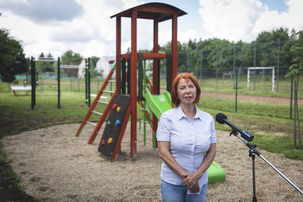 Orosz Lászlóné játszó- és sportelemekkel, padokkal felszerelt park létrehozását kezdeményezte