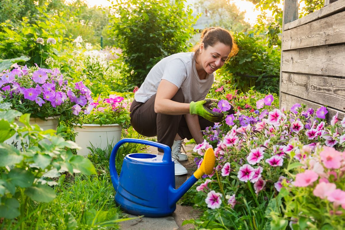 Gardening,And,Agriculture,Concept.,Young,Woman,Farm,Worker,Gardening,Flowers