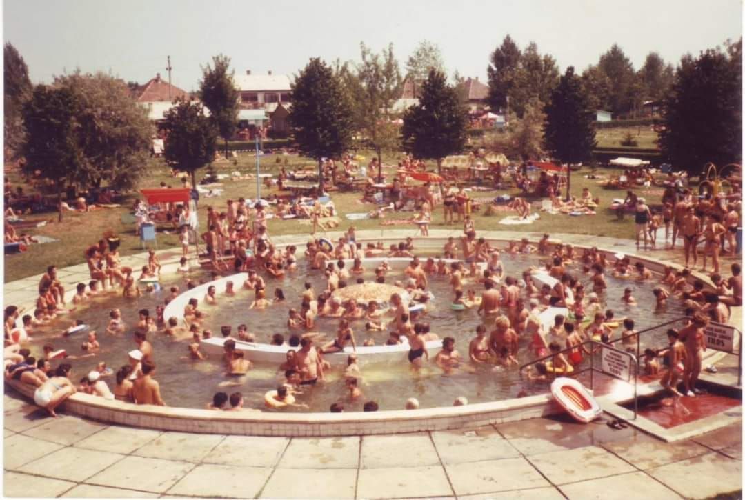 Több ezren ünnepeltek a hatvani strand 50. születésnapján