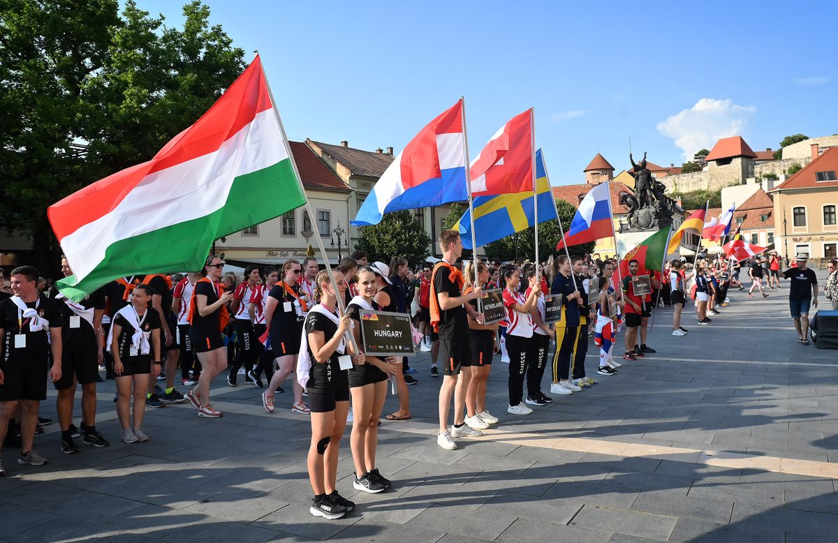 Pattogós megnyitóval vette kezdetét a Kötélugró Európa Bajnokság