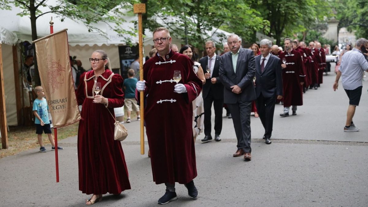 Három napig a boré a főszerep: megnyitották az Egri Bor Ünnepét