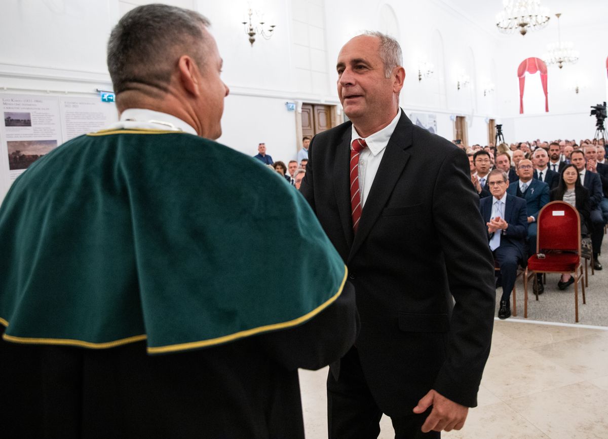 Rektori dicséretben részesült a Károly Róbert Campus munkatársa, Bozsik Attila