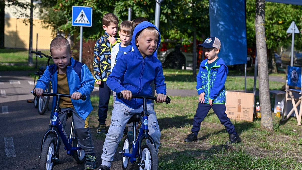 Óvodások és általános iskolások is részt vettek a rendőrség programján a  Biztonság Hete alkalmából