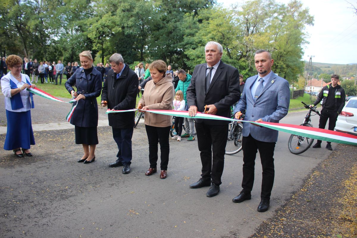 A bükkaljai kerékpárút újabb szakaszát adták át