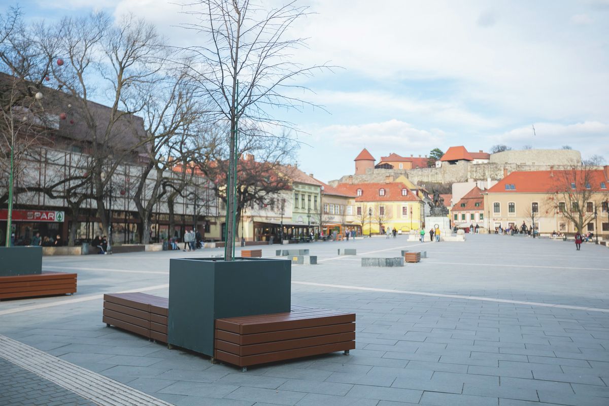 Közvilágítás nélkül maradt a város főtere szombaton