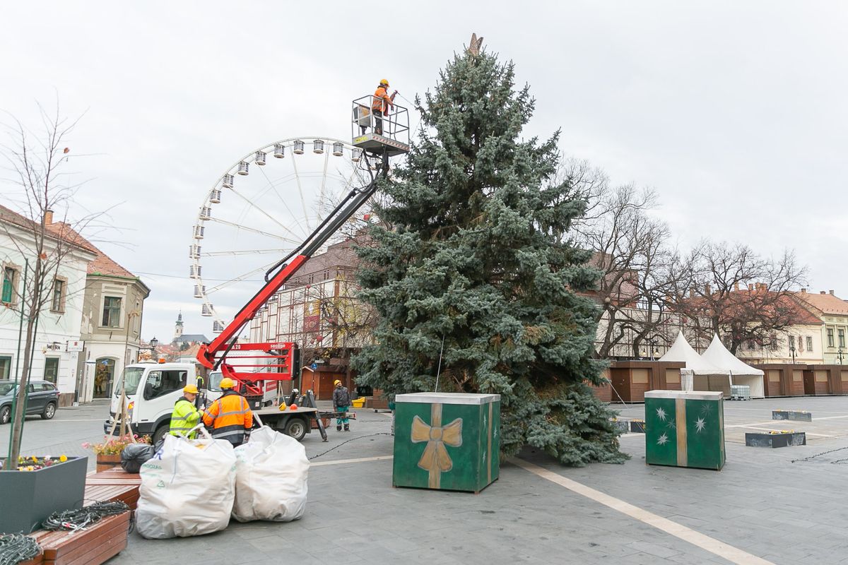 karácsonyfa eger dobó tér