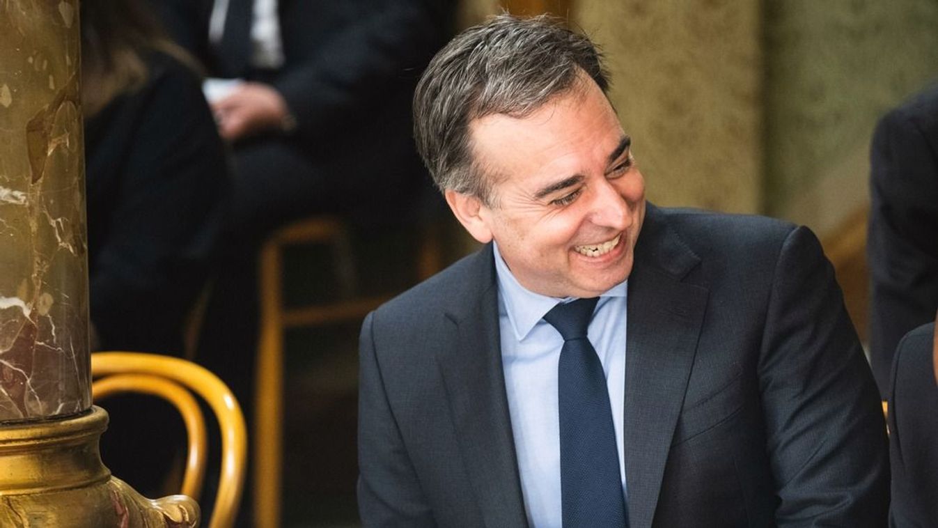 Pressman milliókkal támogatott egy olyan oldalt, amelyen tavaly csak néhány cikk jelent meg
