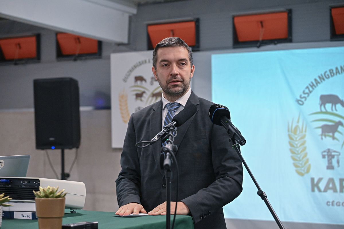 Feldman Zsolt, az Agrárminisztérium mezőgazdaságért és vidékfejlesztésért felelős államtitkára Nagyhanyipusztán