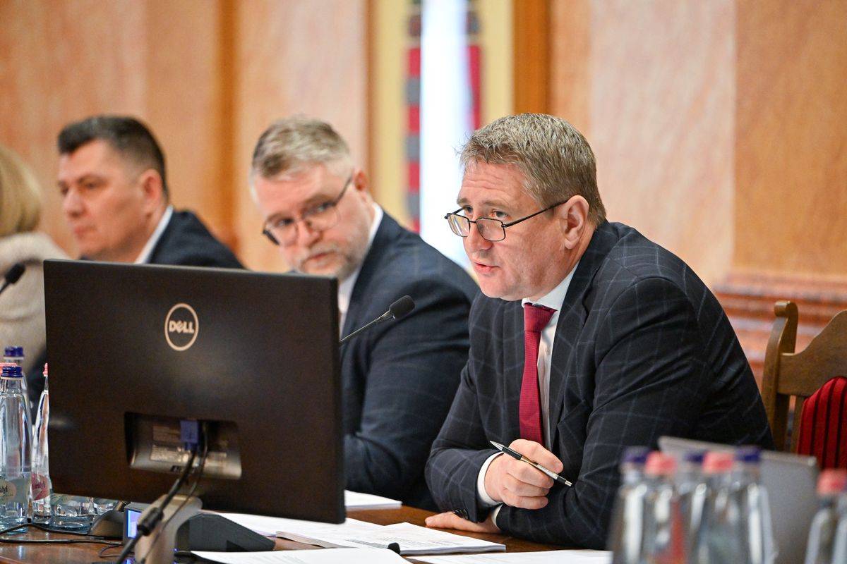 Vágner Ákos, Eger polgármestere kérte, hogy az indulatok helyett konstruktív javaslatok kerüljenek előtérbe
