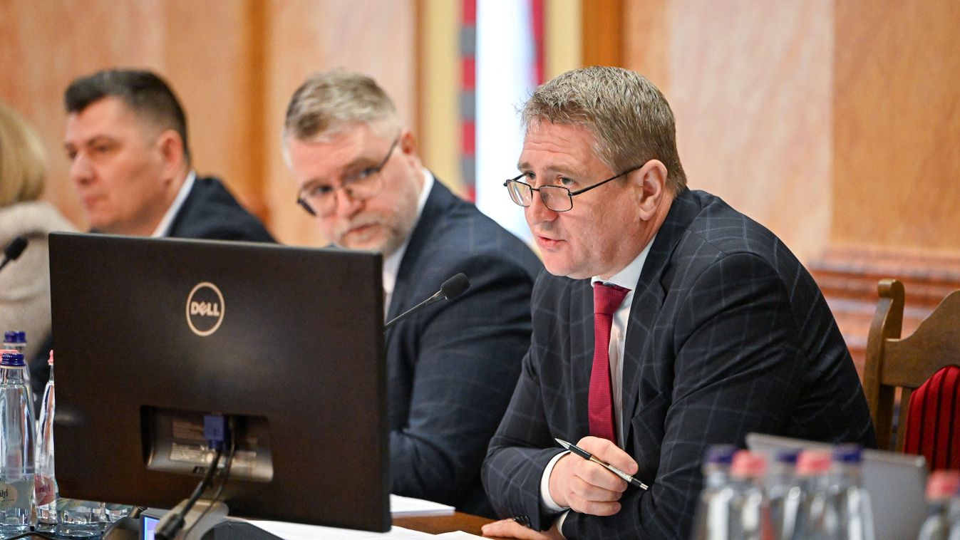Gazdátlan kutyák altatását is felhozta a Mi Hazánk egri képviselője, átalakul a bölcsőde és óvodai hálózat Egerben