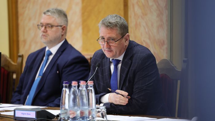 Elkezdődött a márciusi közgyűlés Egerben