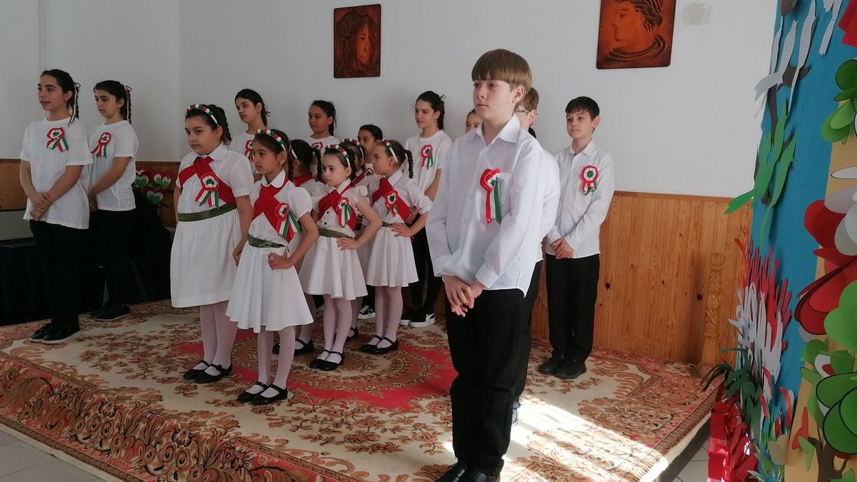 A káli iskolások ünnepi műsora színvonalas volt