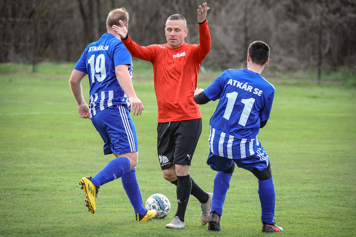 A Heréd LC színeiben Fekete Viktor (középen) hat gólt szerzett