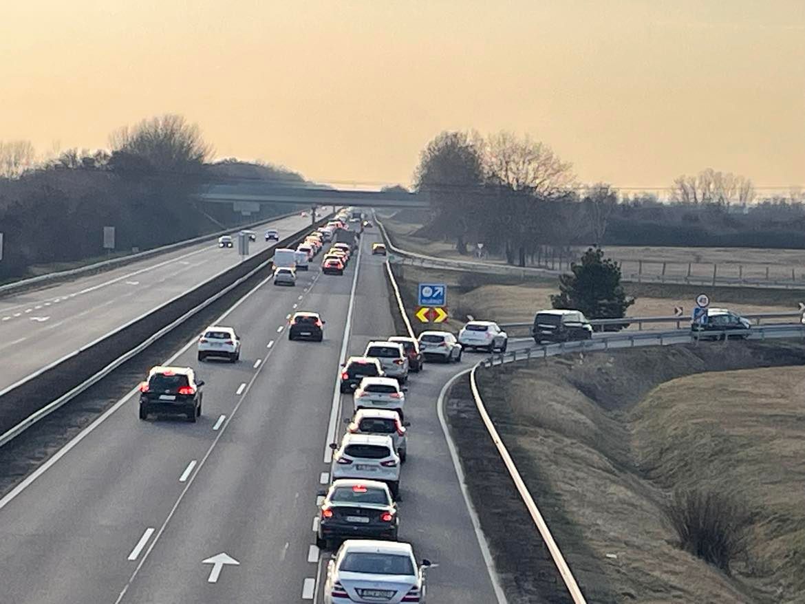 M3-as: ismét baleset nehezíti a forgalmat Illusztrált fotó: Beküldött fotó