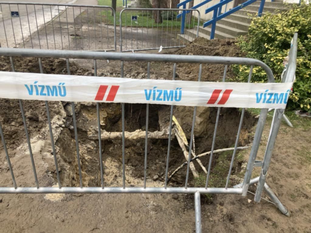 A csőtörés újabb problémákatokozott