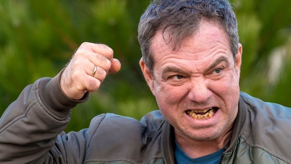Előkerült a rugós bicska, amikor az ütlegelés már kevés volt