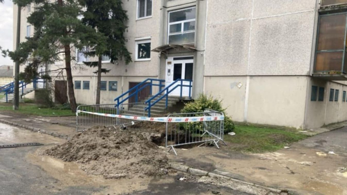 Már azt hitték, túl vannak rajta, de újra víz nélkül maradtak a Töviskes téren