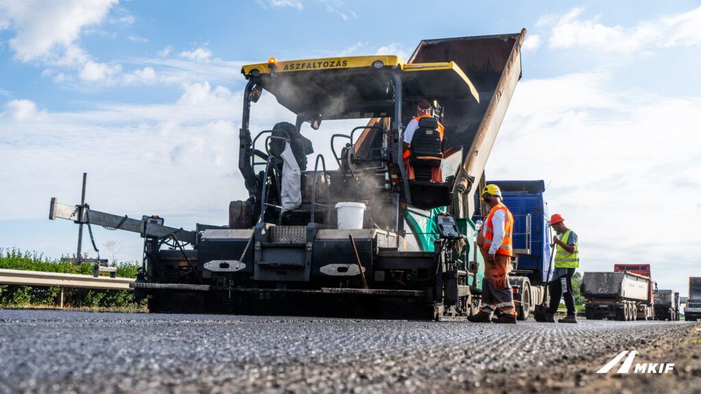 Halálos baleset történt az M3-as autópálya felújításán a 120-as kilométernél. Illusztráció
