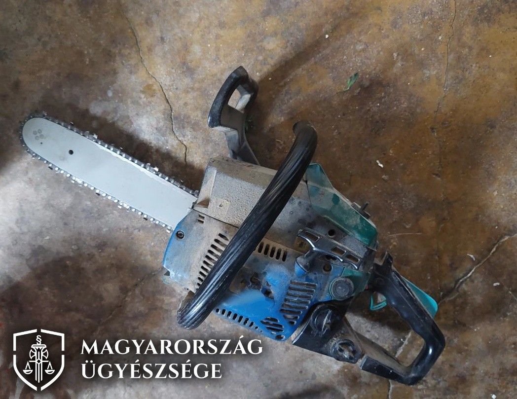 Láncfűrésszel támadt rá tett a sértettre