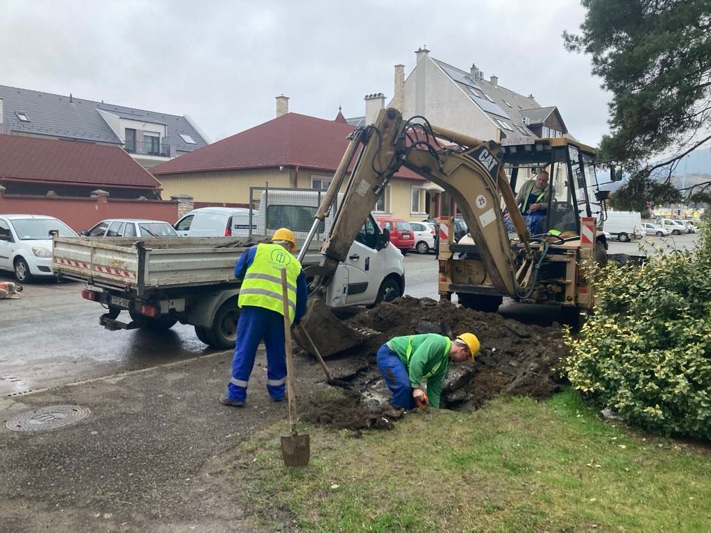 Csőtörés van Egerben, dolgoznak a Vízmű munkatársai