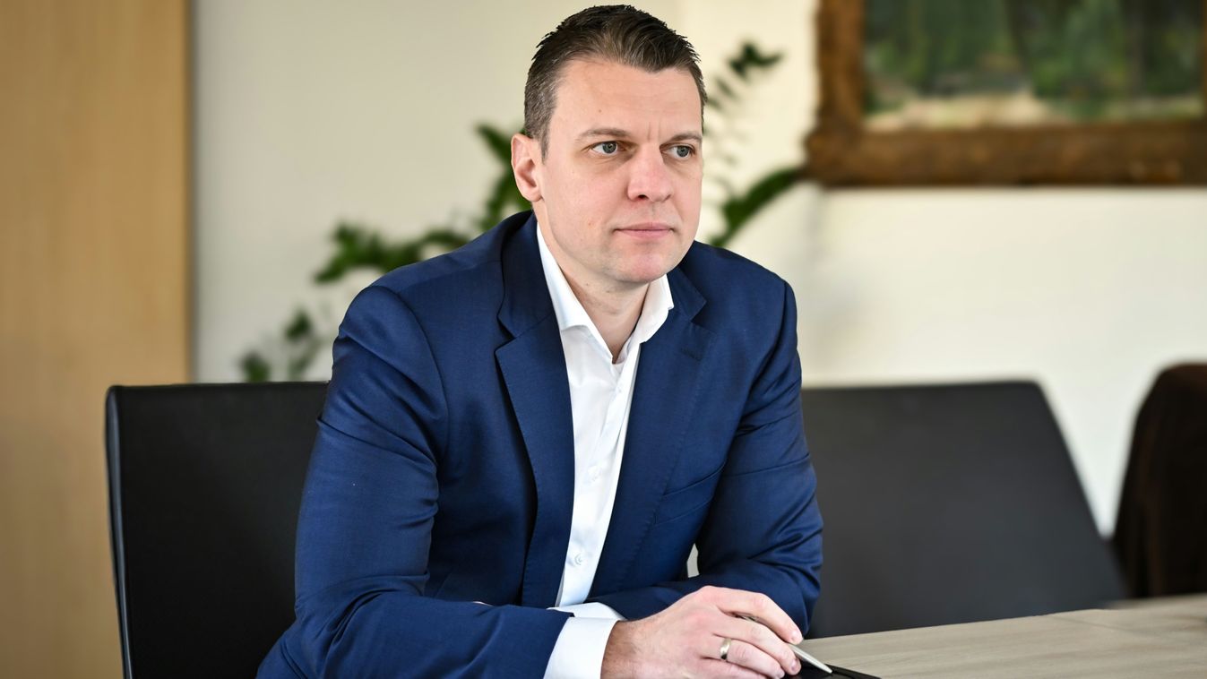 Menczer Tamás szerint Brüsszel nem a megoldást jelenti, hanem maga a probléma (videó)