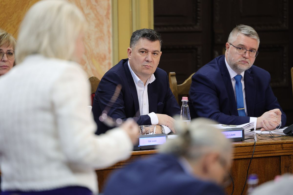 Gulyás László és Gömöri László alpolgármesterek. Gulyás előterjesztéséből kiderült, milyen rendezvények lesznek
