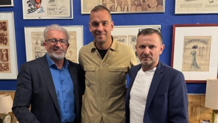 A 96-szoros válogatott Juhász Roland a házigazda Csepcsényi Béla és Ortó Szilárd között